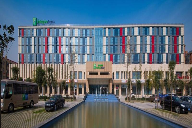 Holiday Inn Express Zhengzhou Airport By Ihg Hszincseng Kültér fotó